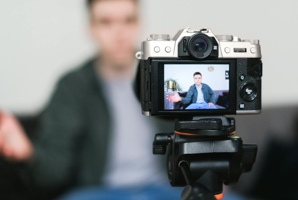 YouTube yapay zeka video para kazanma politikası