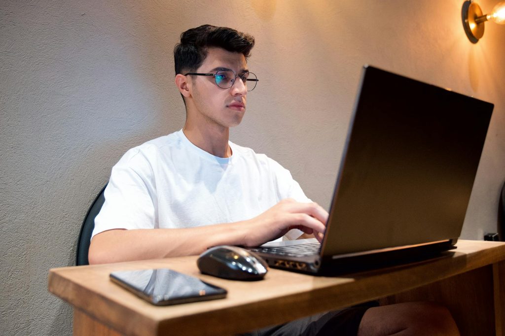 Yapay zeka ile ilk freelance müşteriyi bulmak