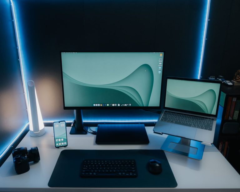 Lenovo Legion Pro 32UD-10 4K 240Hz OLED Oyuncu Monitörü İncelemesi Lenovo Legion Pro 32UD-10 4K 240Hz OLED Oyuncu Monitörü İncelemesi