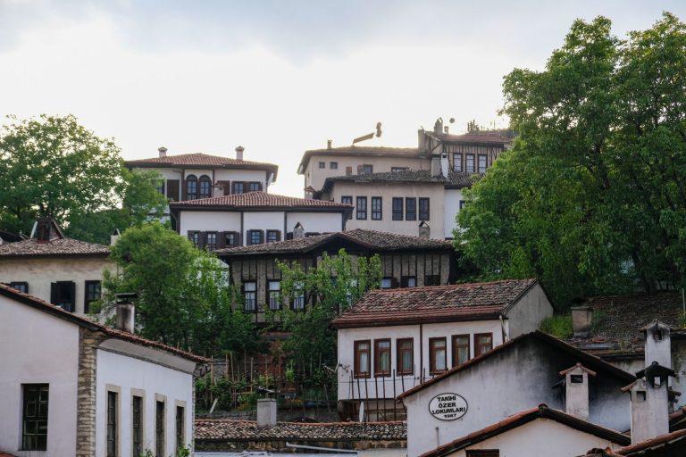 Safranbolu’da tarihi evler ve yöresel lezzetler nasıl keşfedilir Safranbolu’da tarihi evler ve yöresel lezzetler nasıl keşfedilir