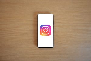 Instagram’ın Yeni Logosunda Yapay Zeka İzleri ve Tasarım Tartışmaları