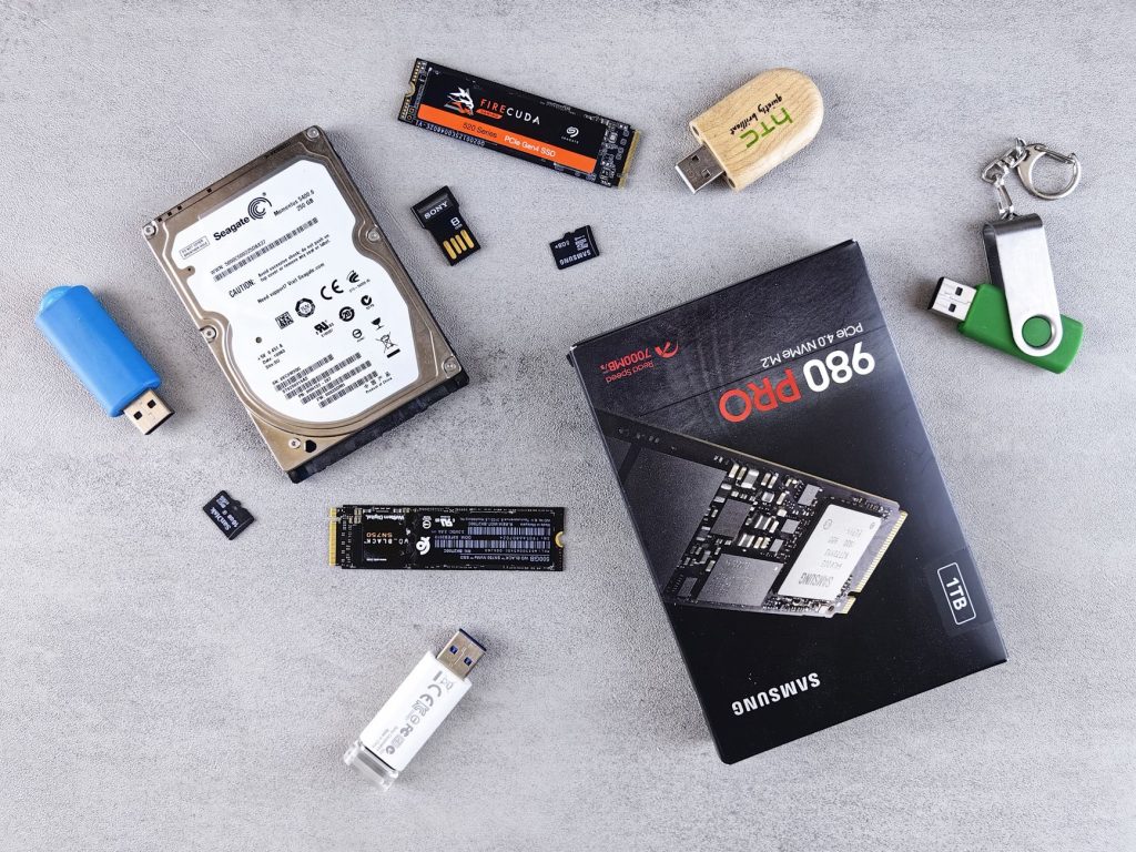 Samsung 990 PCIe 4.0 SSD Özellikleri ve Kullanıcı Yorumları