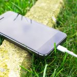 Kamp yaparken telefon şarjı nasıl korunur