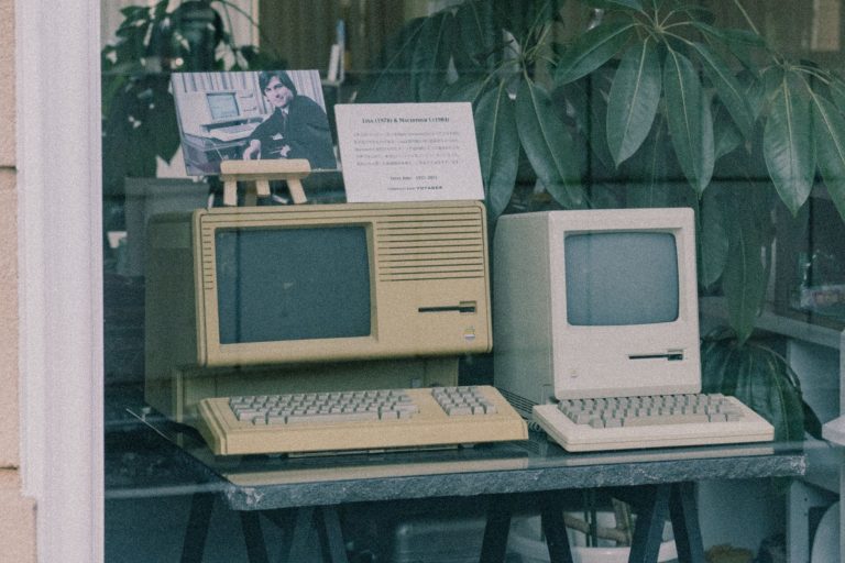 Steve Jobs’un İlk Projesi Rekor Fiyata Satıldı Steve Jobs’un İlk Projesi Rekor Fiyata Satıldı