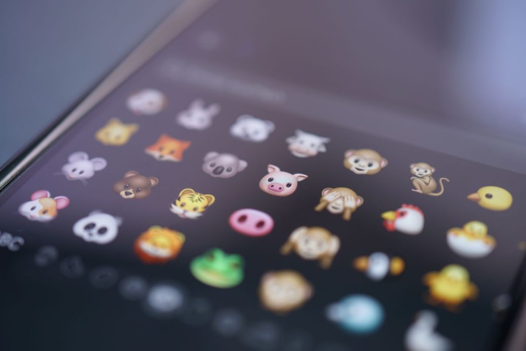 iOS’te WhatsApp Emoji Tepkileri Kendi Seçiminizle Değiştirilebilecek