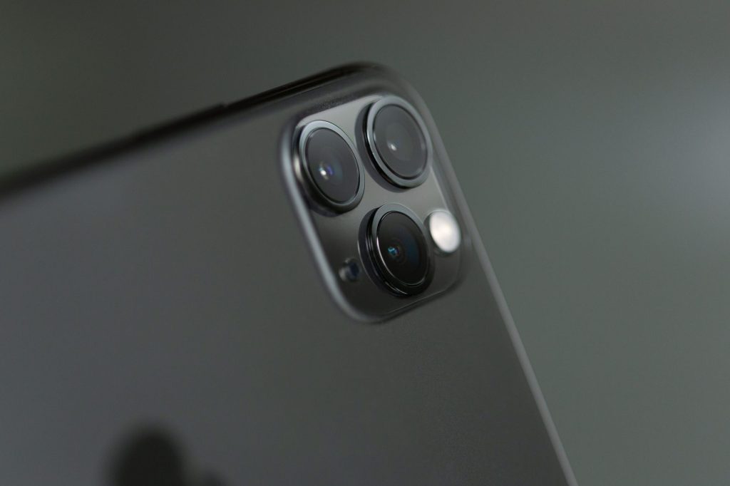 Katlanabilir iPhone Ultra 3, Daha Geniş Ekranlarla Gelecek