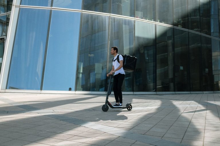 Elektrikli scooter almak için 7 önemli ipucu