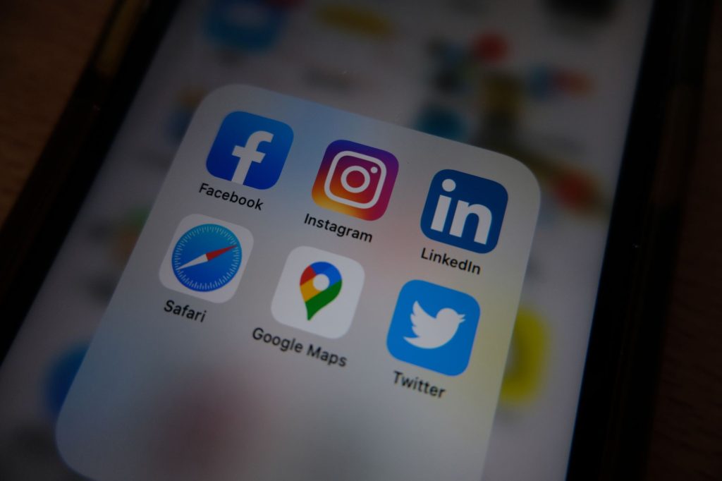 iPhone Haritalarına Reklam Geldi