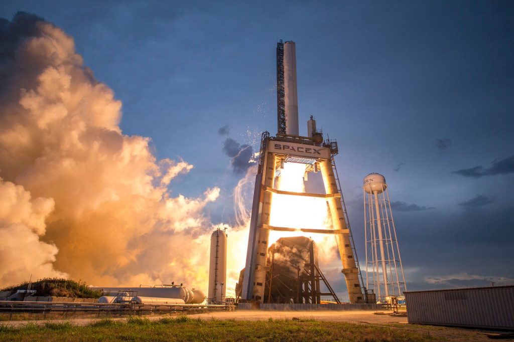 SpaceX ve Falcon 9'un Küresel SpaceX ve Falcon 9'un Küresel