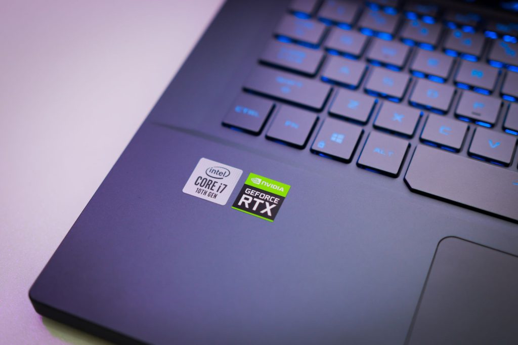 HyperX Omen 15 İncelemesi: PS5’ten PC’ye Geçiş İçin İdeal Oyun Dizüstü