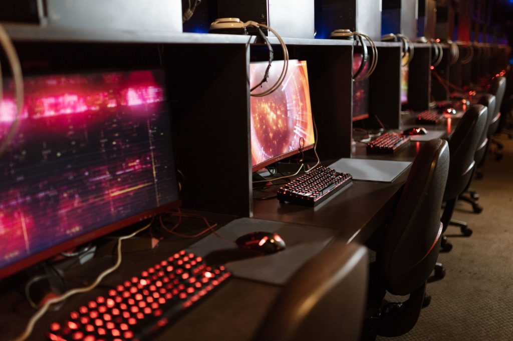 Oyun için monitör seçerken nelere dikkat edilmeli