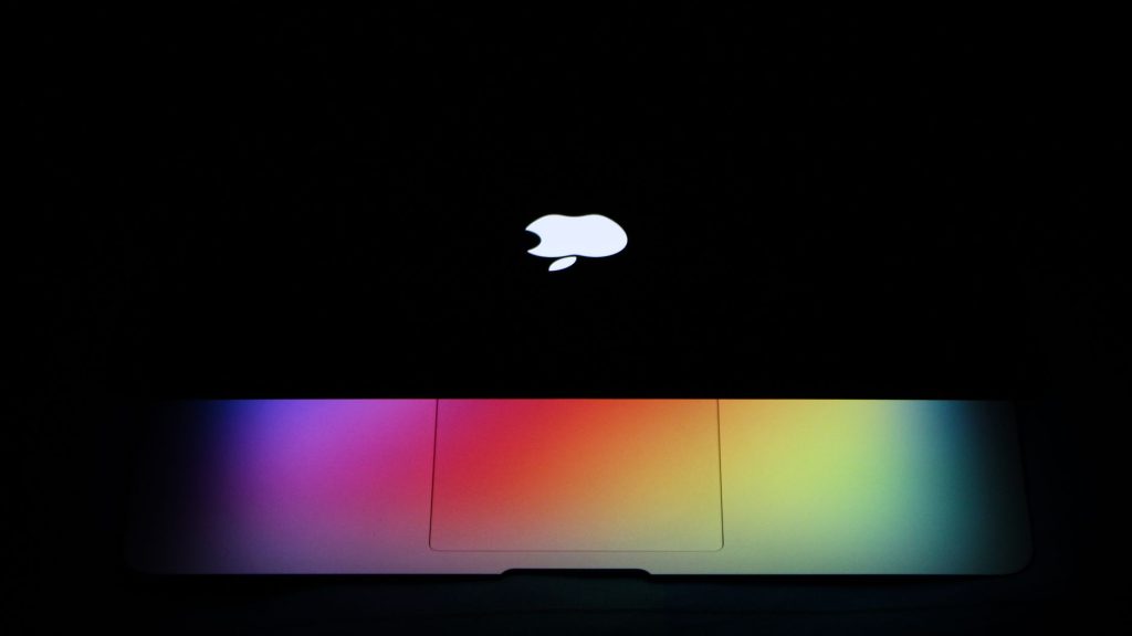 Apple’ın Yeni MacBook Ultra Modeli: OLED Ekran ve Dokunmatik Özellikleri